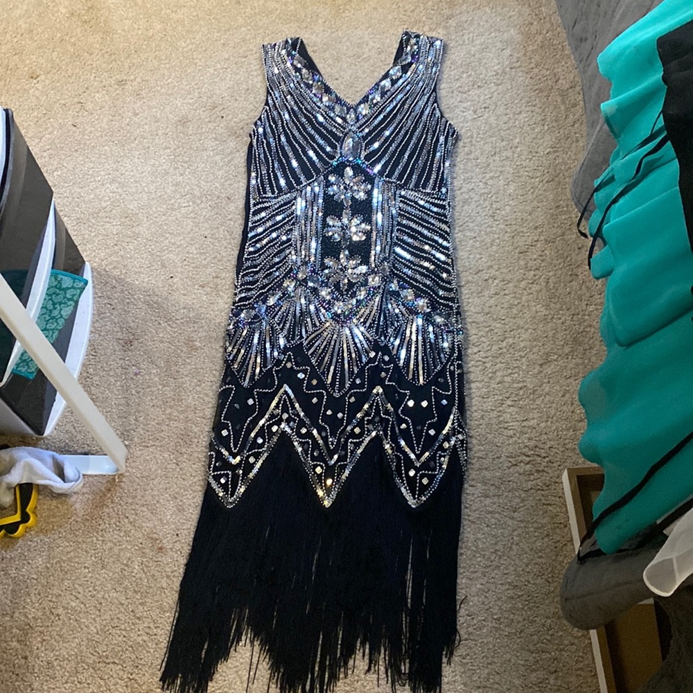 Flapper girl type dress